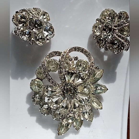 Eisenberg Mid-Century VTG Austrian Crystal Rhinestones Brooch + Earrings Set - Picture 4 of 16